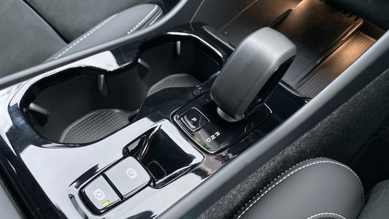 Volvo XC40 2.0 B3P Plus Black Edition 5dr Auto Petrol Estate